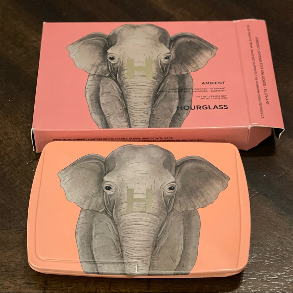 NEW WITH BOX. Hourglass ambient lighting edit ELEPHANT. never used